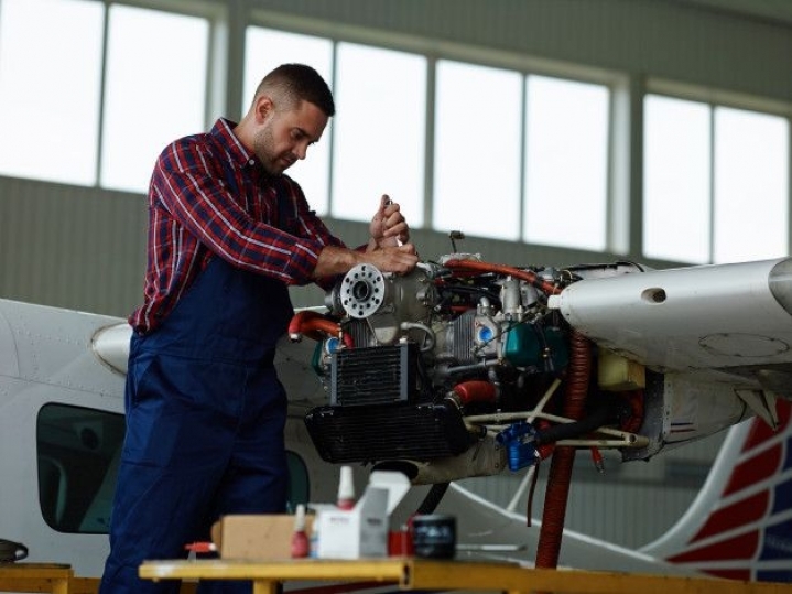 Aircraft maintenance engineering jobs in london